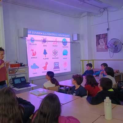 Xerrades de les famílies a 5è EP